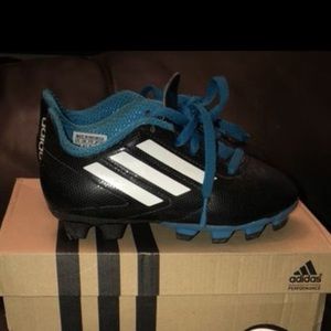 Soccer cleats 10.5K and shin guards size x-small